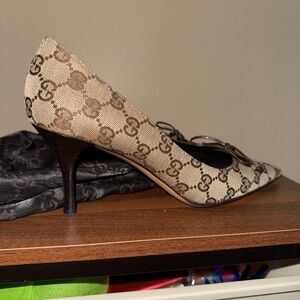 Vintage Gucci Monogram heels